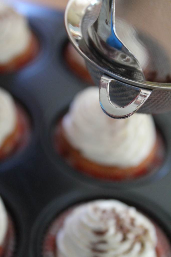 Kokos-Cupcakes mit Frischkäse-Frosting | cuplovecake