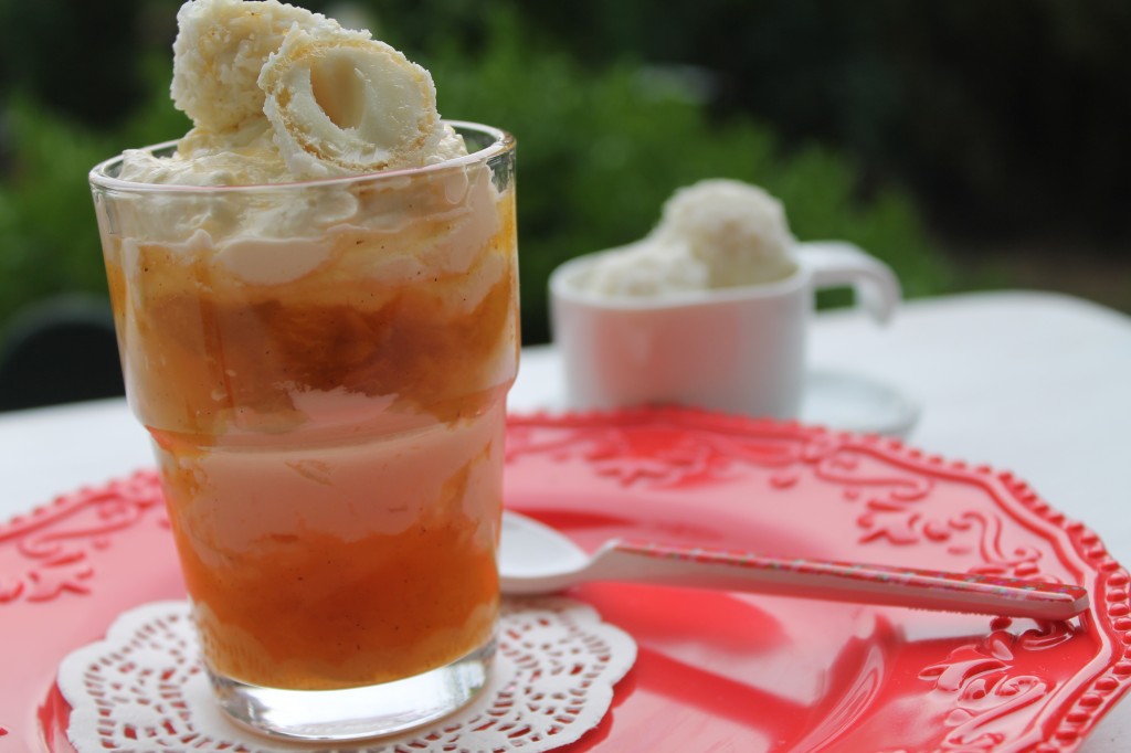 Raffaello-Mascarpone-Creme mit Aprikosenkompott | cuplovecake