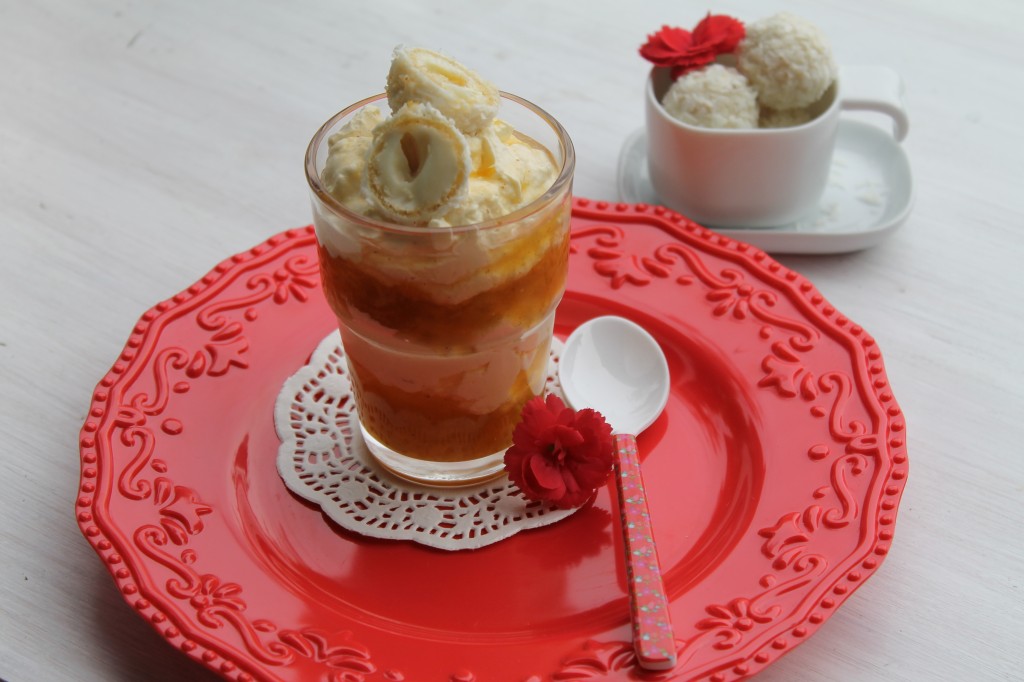 Raffaello-Mascarpone-Creme mit Aprikosenkompott | cuplovecake