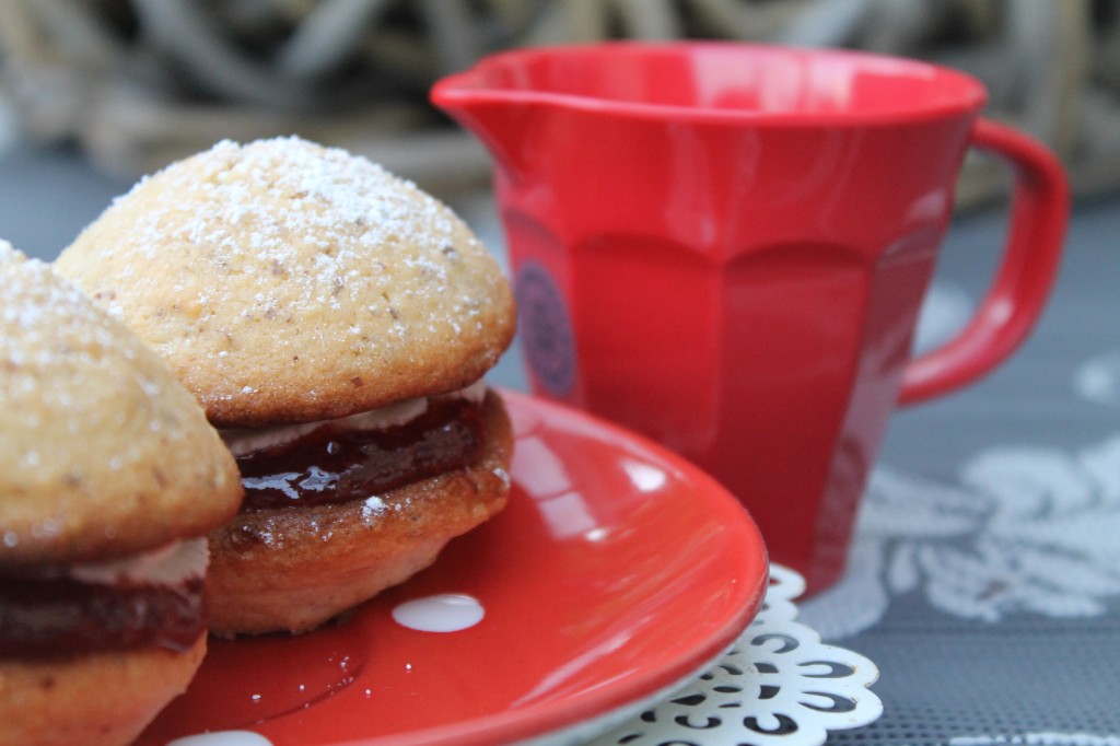 Macarons &amp; Whoopies | cuplovecake