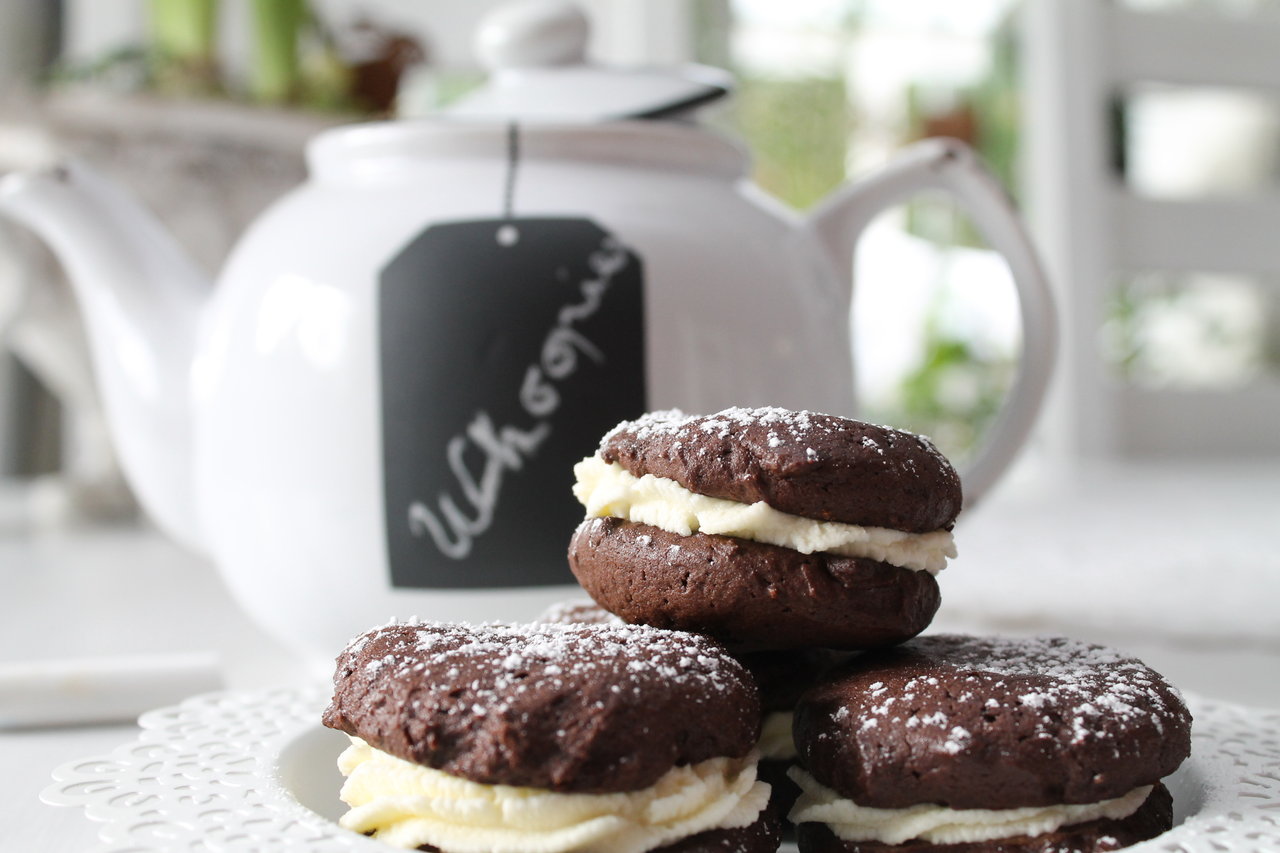 Whoopie Pies – klassisch, mit Schokolade und Frischkäse | cuplovecake