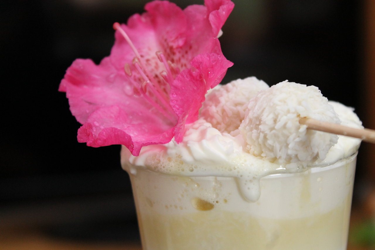 Ungesund aber lecker: Weiße Schokolade-Raffaello Drink | cuplovecake