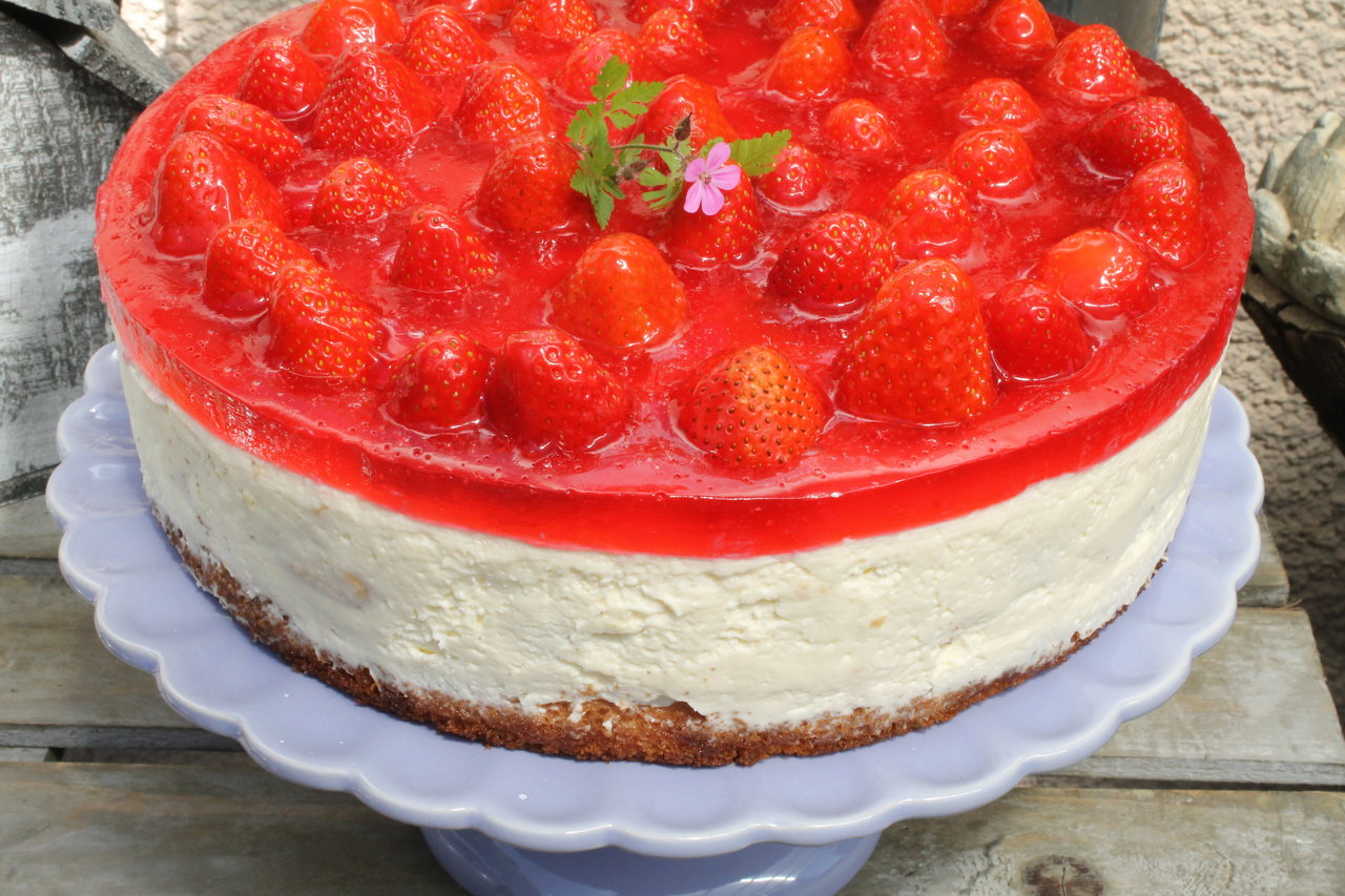 Nachgemacht: Erdbeer-Windbeutel-Torte | cuplovecake