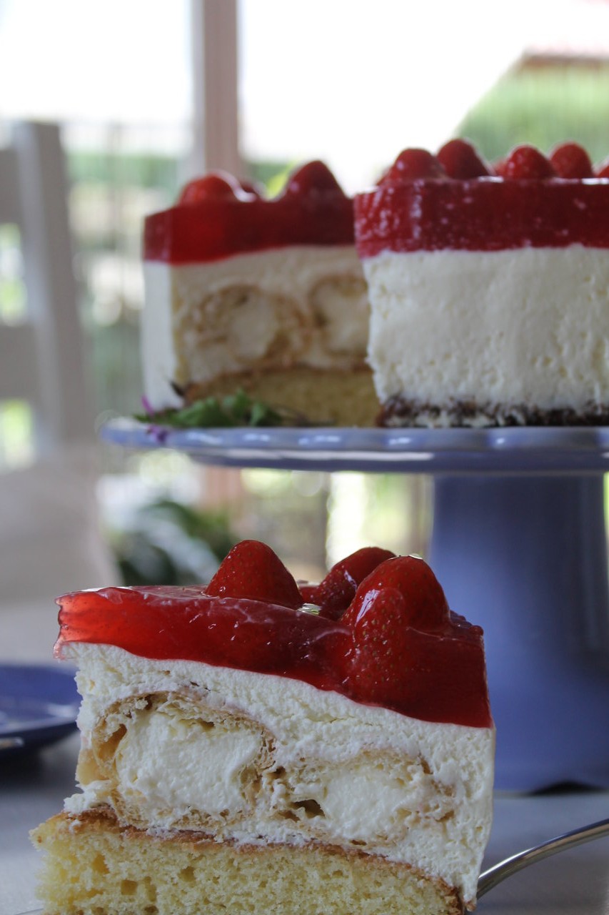 Nachgemacht: Erdbeer-Windbeutel-Torte | cuplovecake