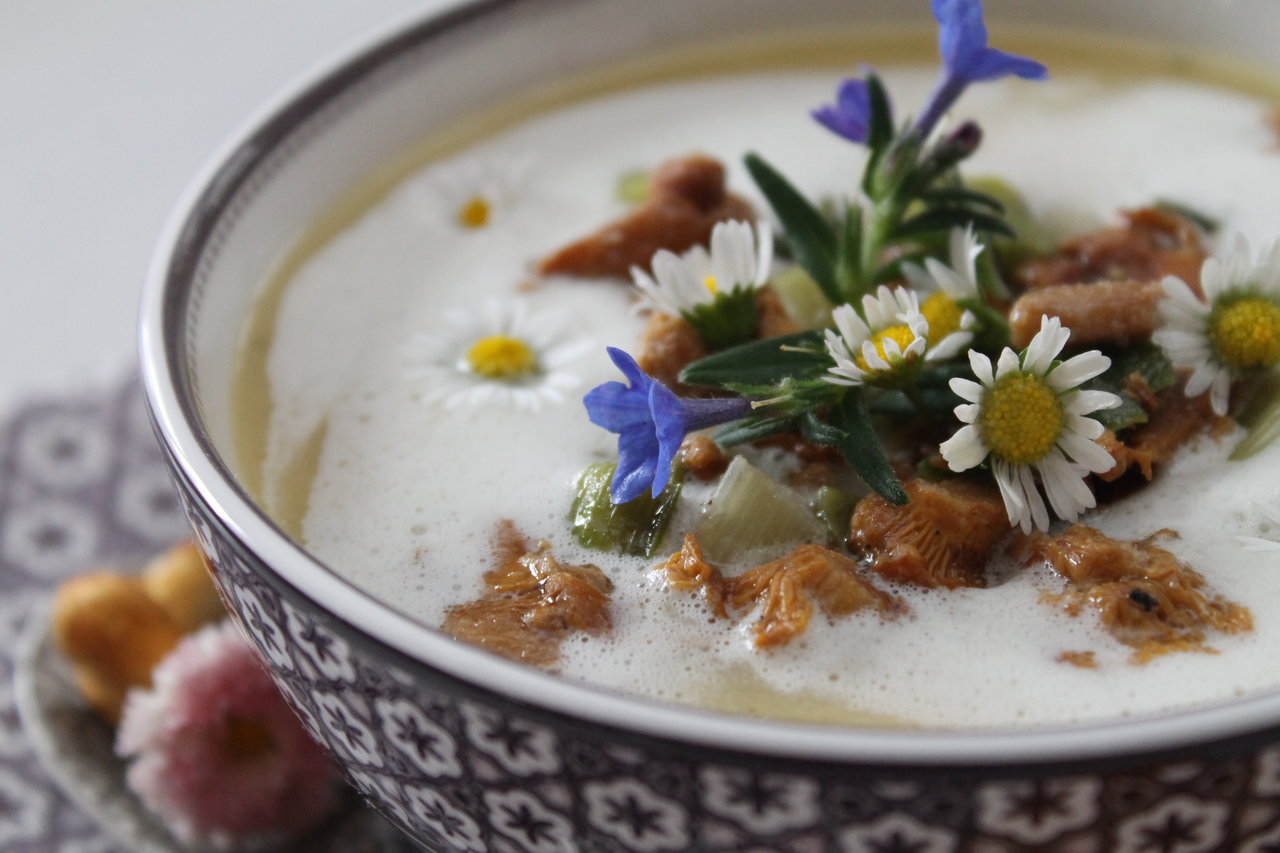 Kartoffel-Sahne-Suppe mit Pfifferlingen | cuplovecake
