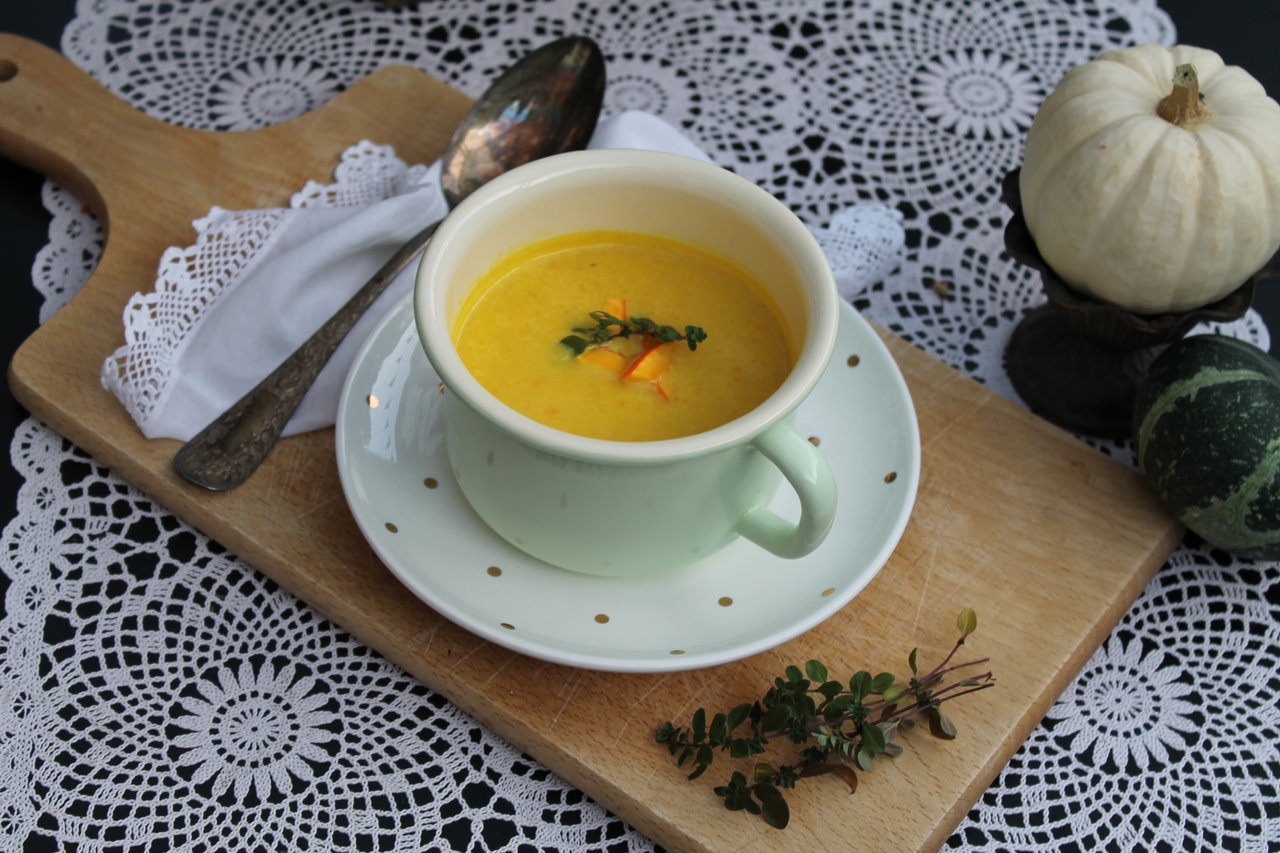 Genießen auf Bayerisch: Feine Kürbis-Apfel-Suppe | cuplovecake