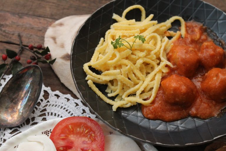 Rezepte aus der Heimat: Cufte oder Fleischbällchen in Tomatensoße ...