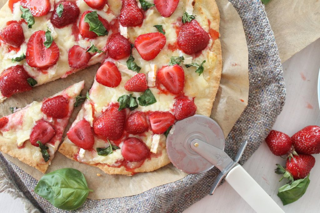 Erdbeere kann auch anders: Erdbeer-Pizza | cuplovecake