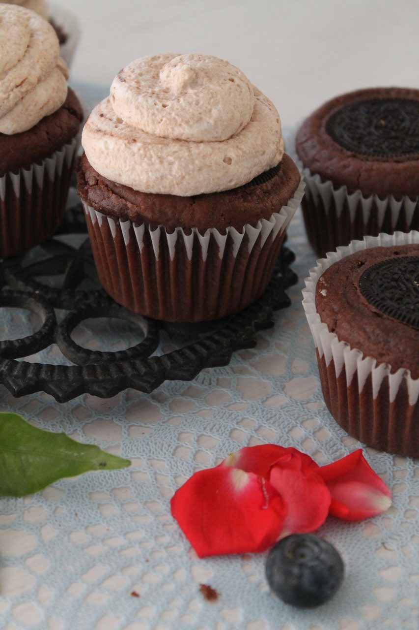 Sündhaft lecker: Schoko-Oreo-Cupcakes mit Erdnussbutter und ...