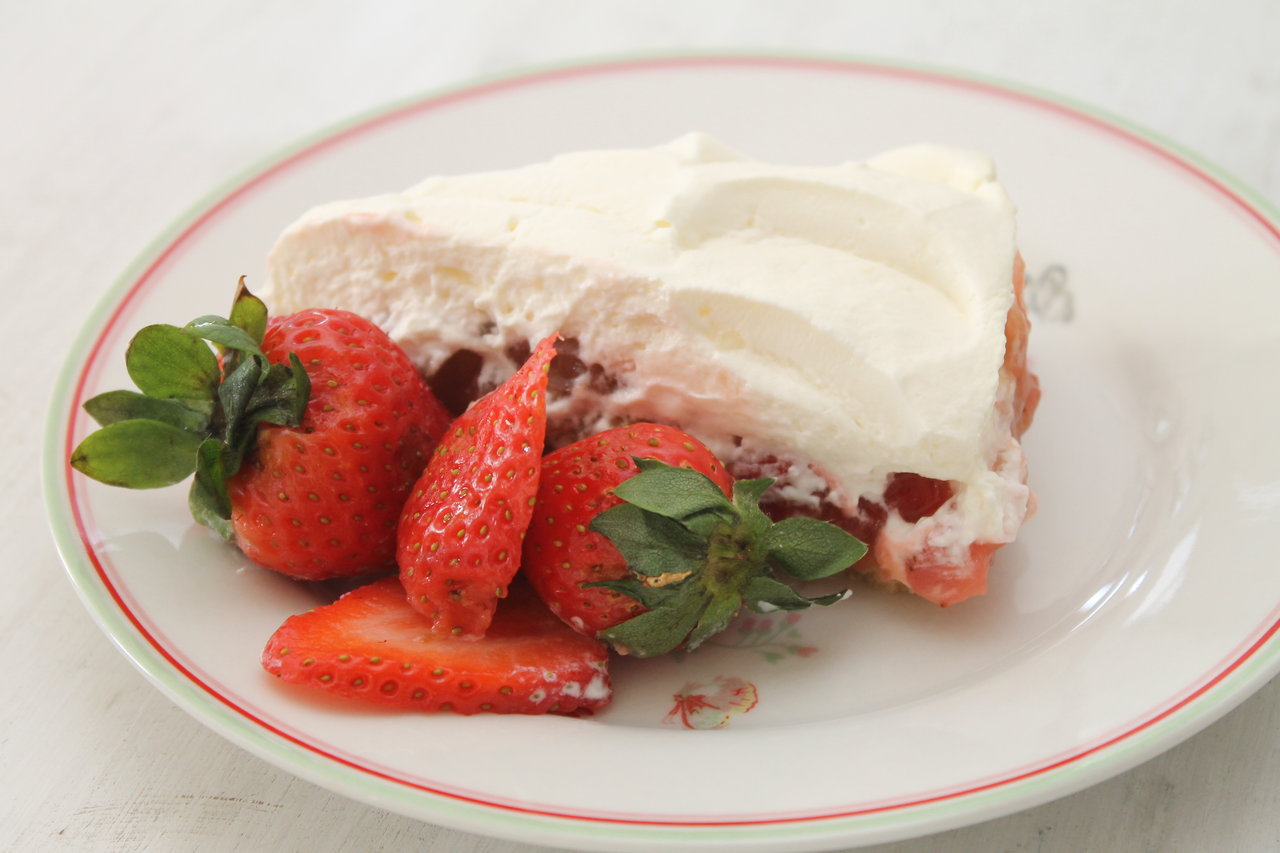 Frühlingstraum ohne Backen mit Rhabarber und Erdbeeren | cuplovecake Frühlingstraum ohne Backen mit Rhabarber und Erdbeeren | cuplovecake