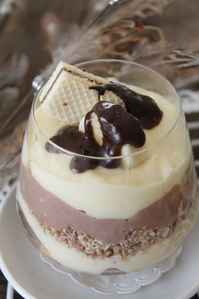 Bananen-Vanille-Schokocreme mit Neapolitanern | cuplovecake