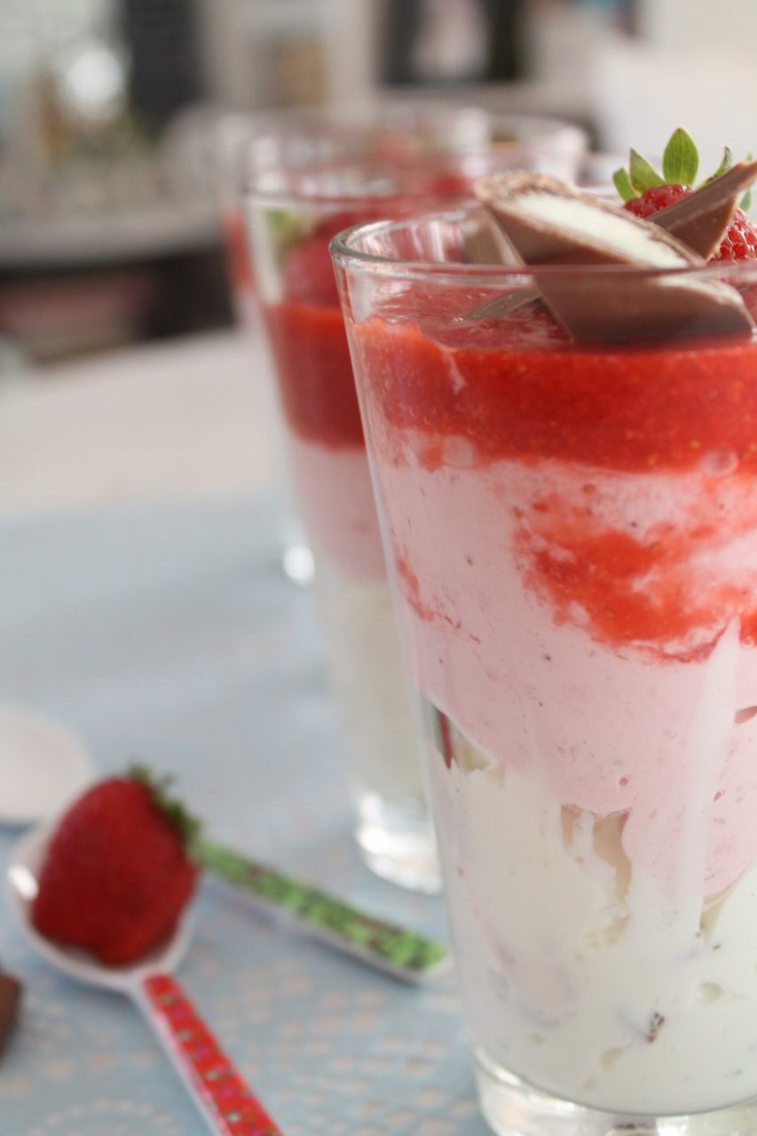 Erdbeer Mascarpone Dessert Mit Yogurette Cuplovecake erdbeer-mascarpone-dessert-mit-yogurette-cuplovecake