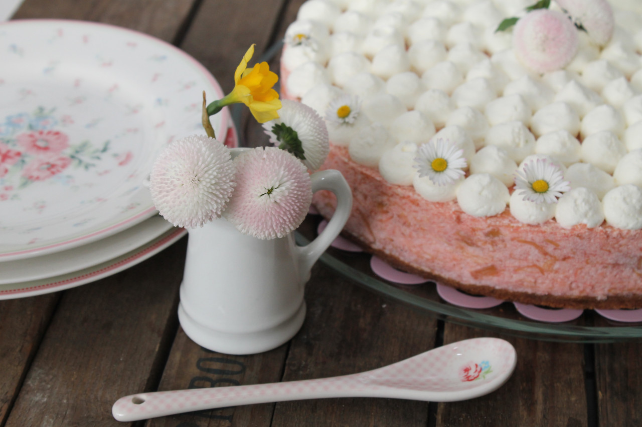 Rhabarber-Sahne-Torte | cuplovecake