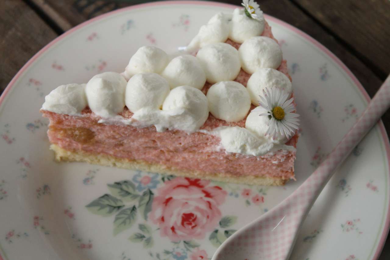 Rhabarber-Sahne-Torte | cuplovecake
