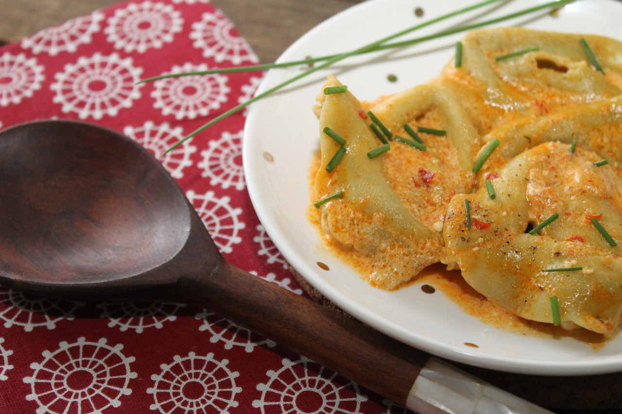 Kürbis-Tortellini in Ajvar-Schmand-Soße | cuplovecake